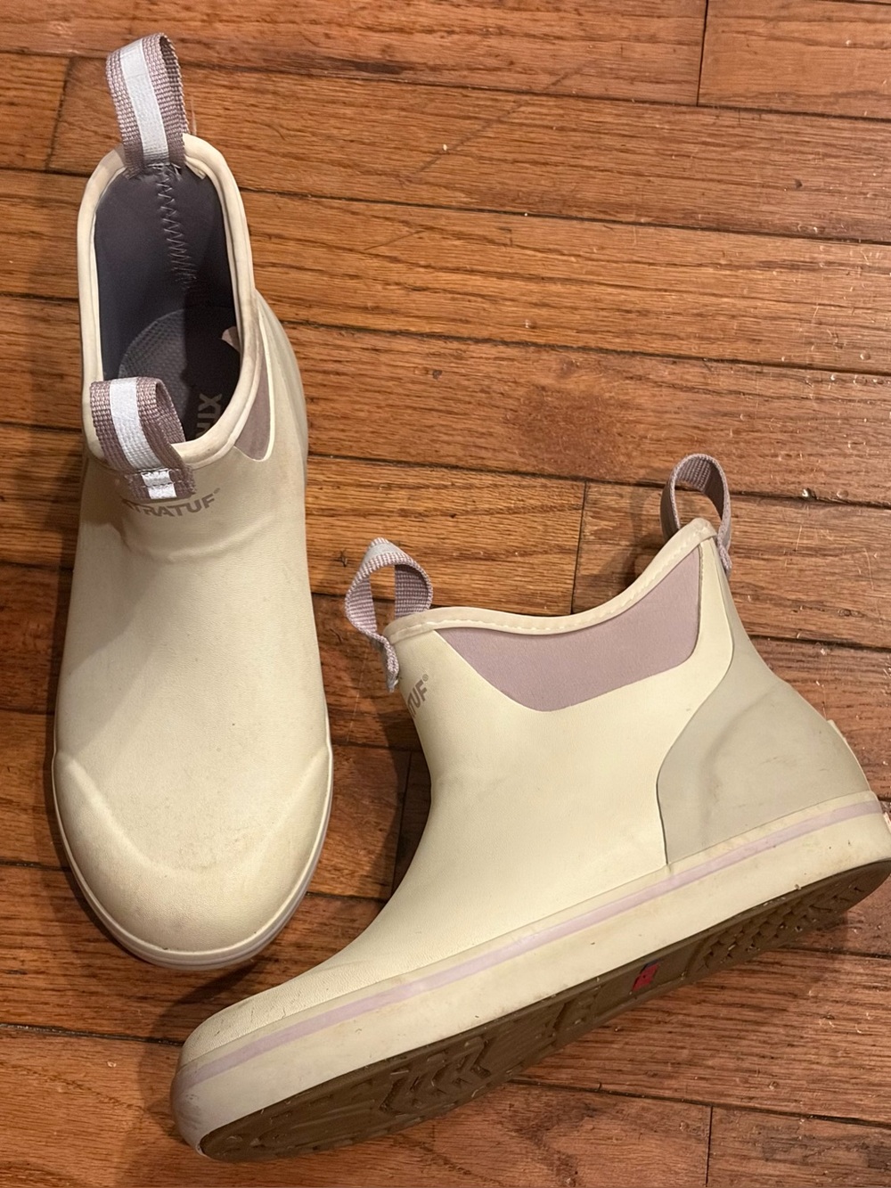 Xtratuf Women's 6 in Ankle Deck Boots - Ivory XWAB902